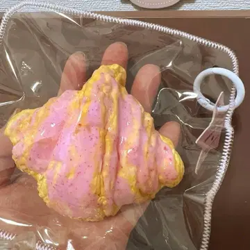 해외 스퀴즈 딸기 소스 크루아상