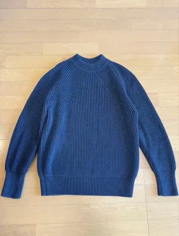 BATONER 모크넥 시그니처 니트