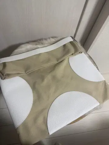 kawakawa 도트 원 핸들 화이트