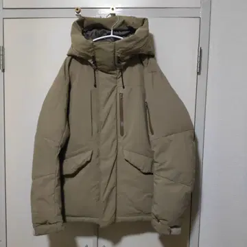 BEAMS 베이지 다운 자켓