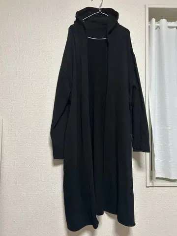 안티카 후드 부착 블랙 롱 코트 Free