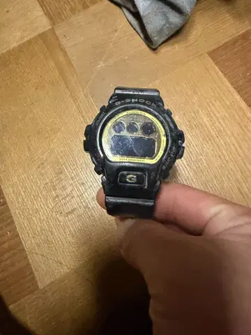 G-SHOCK DW-6900 블랙/골드