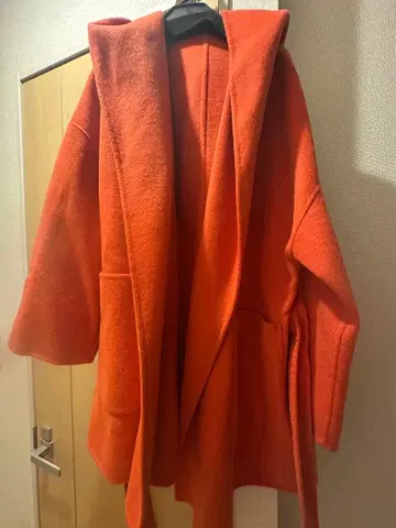 Mila Owen 후드 부착 오렌지 코트