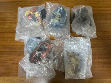 몬헌 피규어 5개 (낱개 판매 가능)