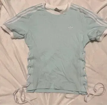 아디다스 스카이블루 반팔 T셔츠 사이드 레이스업