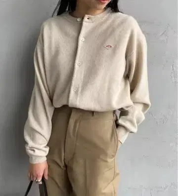 새상품 단톤 니트 가디건 베이지 더스티 컬러 모헤어