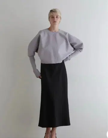 Le Phil 르필 클래식 새틴 스커트