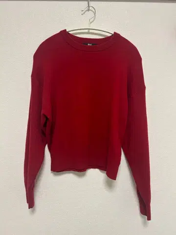 유니클로 C 빨간색 스웨터