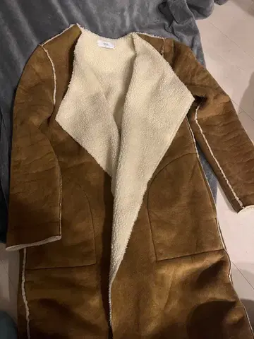 AZUL 무스탕 코트 브라운