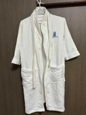 더 리츠 칼튼 화이트 목욕 가운