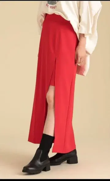 Ray BEAMS 빨간색 슬릿 타이트 스커트