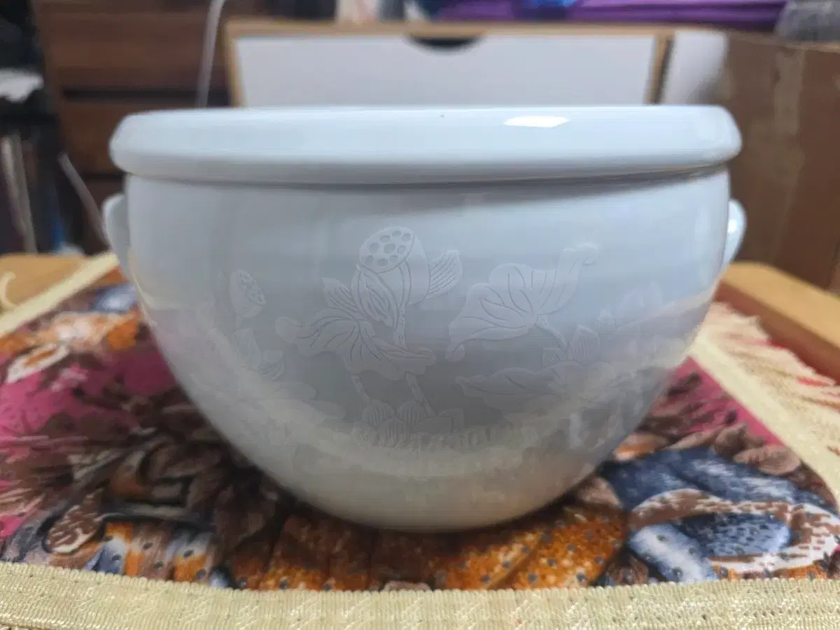Lotus pattern ceramic rice cake steamer