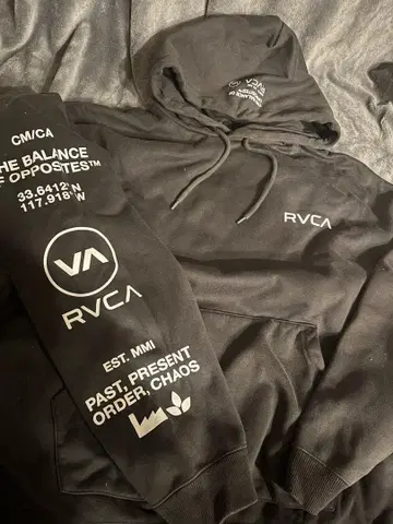 [ RVCA ] 후드 부착 후드티 M