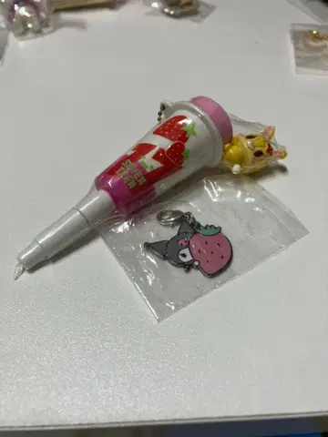 헤이세이 레트로 여자아이 글리코 세븐틴 아이스 스트랩 딸기 디자인 세트