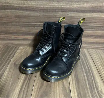 닥터마틴 8홀 부츠