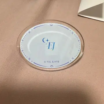 &TEAM 카페 아크릴 배지 EJ