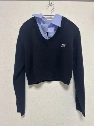 tiptop V넥 스웨터와 플리츠 스커트 셋업