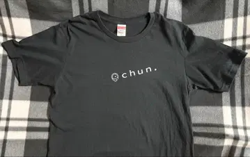 [ 즉시 구매 가능 ] chun. 로고 포함 블랙 T셔츠 나카다 카나
