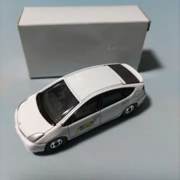 도요타 프리우스 미니카 타임즈 로고 포함