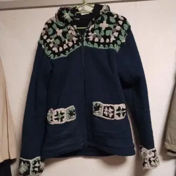 후드 부착 니트 아우터 티티카카 마라이카 좋아하시는 분