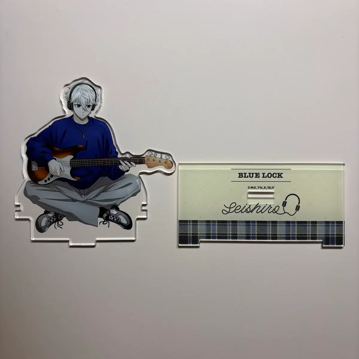 Bluelock Nagi Seishiro Manekineko Collaboration Guitar Acrylic Stand