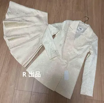 amerge. JQ 자켓 상의 자카드 플레어 스커트