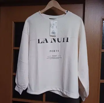 [택 포함 새상품] 퀼팅 절개 풀오버