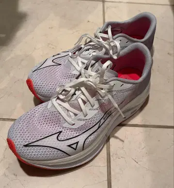 미즈노 웨이브 리벨리온 플래시 2 26.5cm