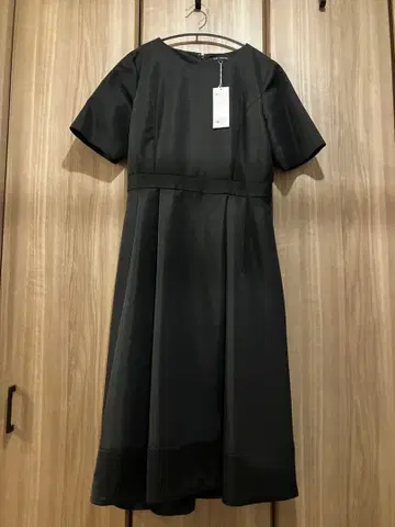 23구 Applaudir 블랙 반팔 원피스 38