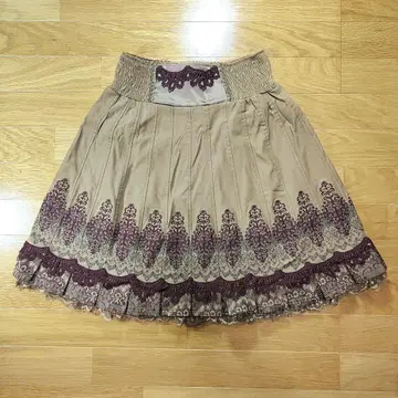 ozz angelo(오즈 앙헬로) 자수 스커트