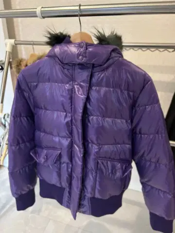 L 사이즈 프리미엄 다운 자켓 보라색 후드 퍼 탈부착 가능 유니클로
