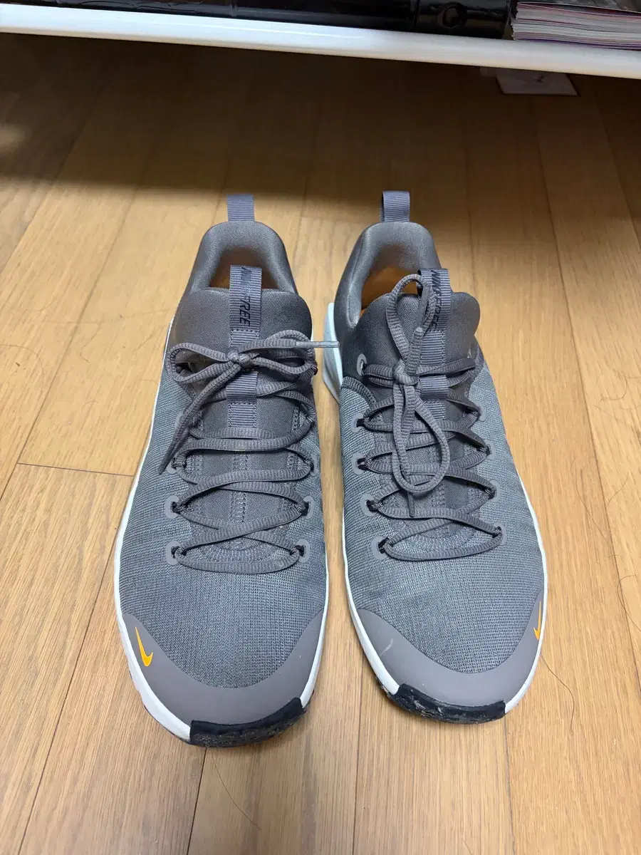 Nike Free Metcon Gray Sneakers