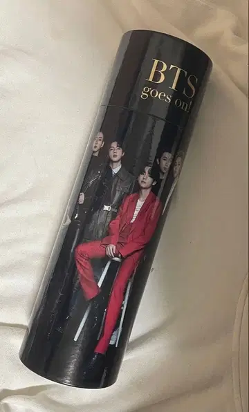 BTS goes on! 원통형 포스터