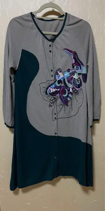 토쿠코 프리미에 볼 버드 패턴 자수 비즈 긴팔 롱 가디건