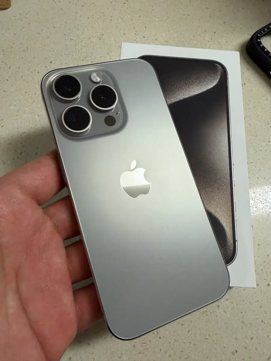 iPhone 15 Pro 256GB S-class Natural Titanium