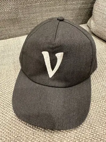 OVY Initial Cap(gray) KAJA