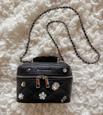 질 바이 질 스튜어트 브로치 미니백 퀼팅 숄더백