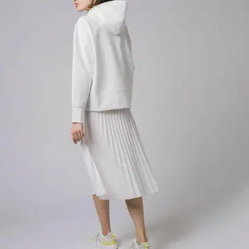 LACOSTE 화이트 플리츠 스커트