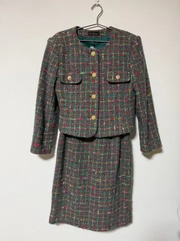 La Femme 트위드 노카라 자켓 수트