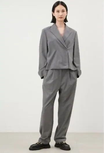 Mila Owen 수트라이크 테일러드 올인원