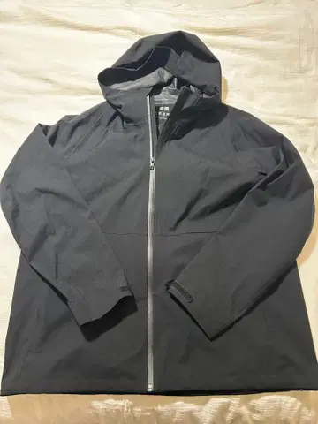 UNIQLO 블록 테크 후드티 3D 컷 블랙