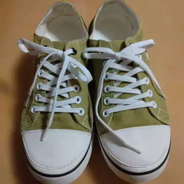 카키 캔버스 스니커즈