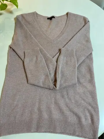 Theory 더스티 핑크 V넥 스웨터 S