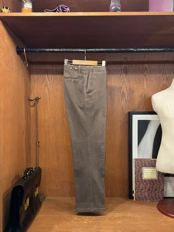Corneliani Chino Pants 33-34