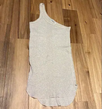 후미카우치다 베이지 비대칭 탱크탑