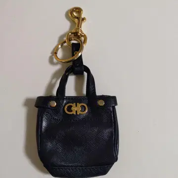 Ferragamo 블랙 미니 토트백형 키링