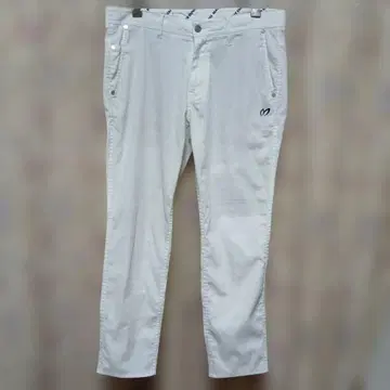 화이트 팬츠 M 로고 자수 부착