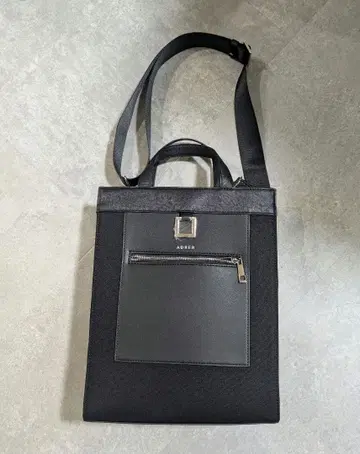 새상품 ADRER 2WAY 캔버스 숄더백 블랙