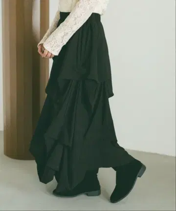 VANNIE U 턱 디자인 스커트