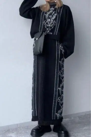 HARE 패턴 니트 셋업